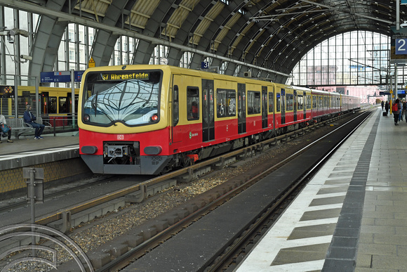 DG381629. S-Bahn. Alexanderplatz station. Berlin. Germany. 23.9.2022.
