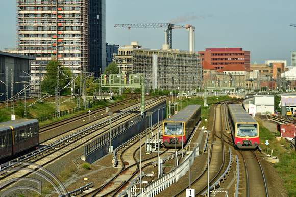 DG381210. S-Bahn's. Warschauer Straße. Berlin. Germany. 23.09.2022.