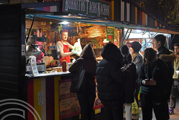 DG384049. Food stalls Piccadilly Gardens. Manchester. 16.11.2022.