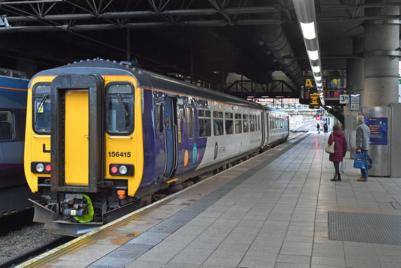 DG384408.  156415. 2W15. 1330 Stalybridge to Southport terminated and set swapped. Manchester Victoria. 23.11.2022.