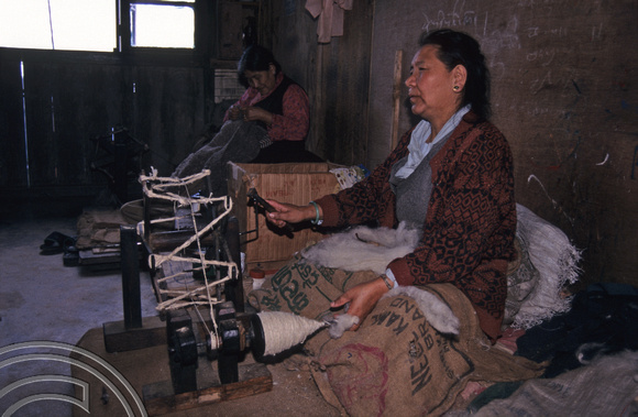 T6930. Spinner. Refugee centre. Darjeeling. W Bengal. India 1998.