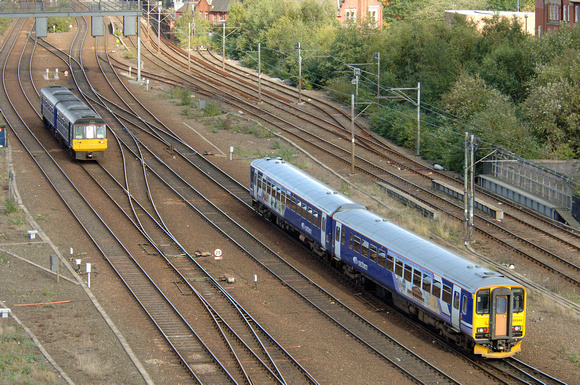 DG12779. 142007. 155344. Manchester Victoria. 25.9.07.