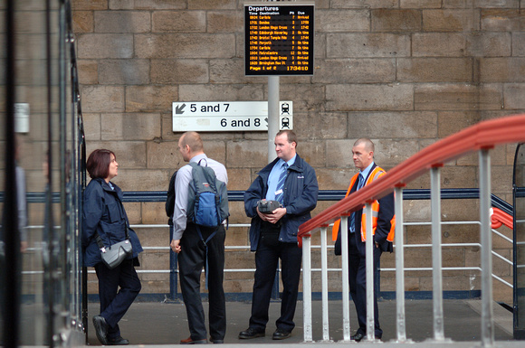 DG12397. Checking tickets. Newcastle upon Tyne. 13.9.07.