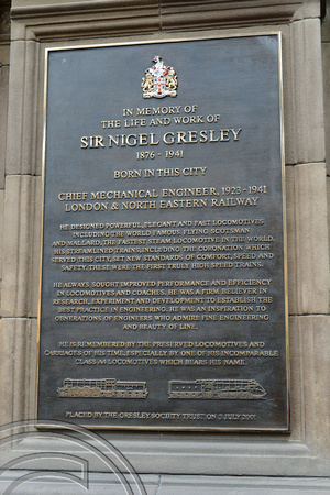 DG217780. Gresley plaque. Edinburgh Waverley. 15.7.15