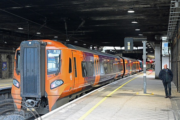 DG432866. 196006. 1J48. 1052 Birmingham New Street to Shrewsbury. Birmingham New St. 12.11.2024.