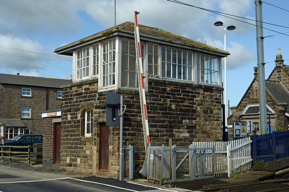 DG217939. Abandoned Chathill signalbox. 18.7.15