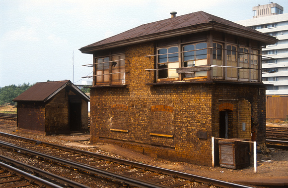 02820. LSWR Signalbox. Clapham Jn. 27.7.91.