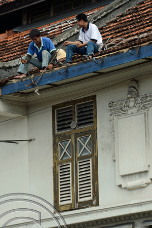 DG134350. Health & safety look away now. Lebuh Chulia. Georgetown. Malaysia. 23.12.12.