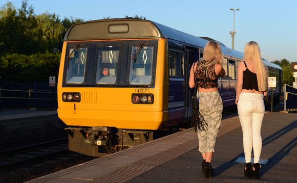 DG218224. Girls off for a night out in Sheffield. 142071. Shireoaks. 25.7.15