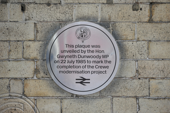 DG18281. Dunwoody plaque. Crewe. 9.8.09