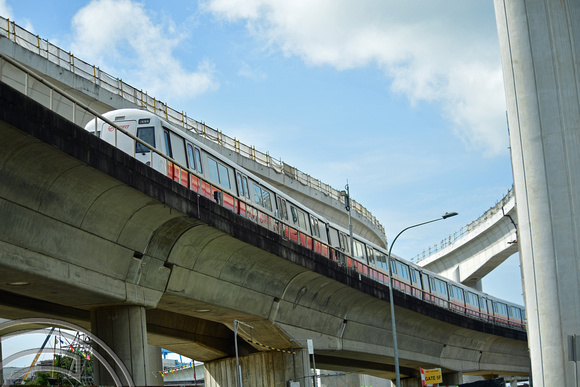 DG386312. New viaduct construction. Upper Changi Rd. Tanah Merah. East-West line. Singapore. 12.1.2023.