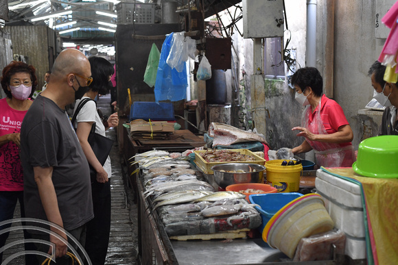 DG387004. Fishmongers off Jalan Heng Lekir. Chinatown. Kuala Lumpur. 17.1.2023.