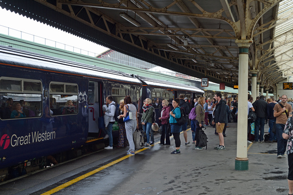 DG221533. Pax. Bristol TempleMeads. 23.8.15