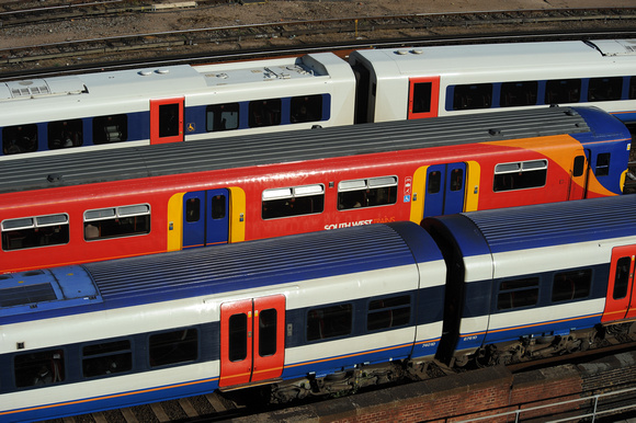 DG32230. SWT trains. Waterloo. 8.9.09.