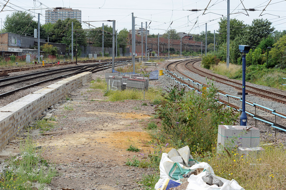 DG31699. Platform extensions. West Hampstead Thameslink. 31.8.09.