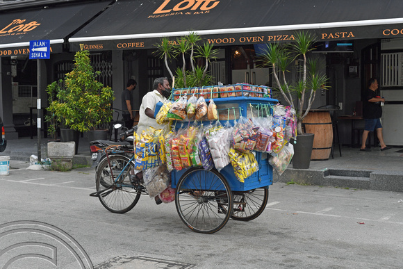 DG389168. Mobile snack seller. Love Lane. Georgetown. Penang. Malaysia. 13.2.2023.
