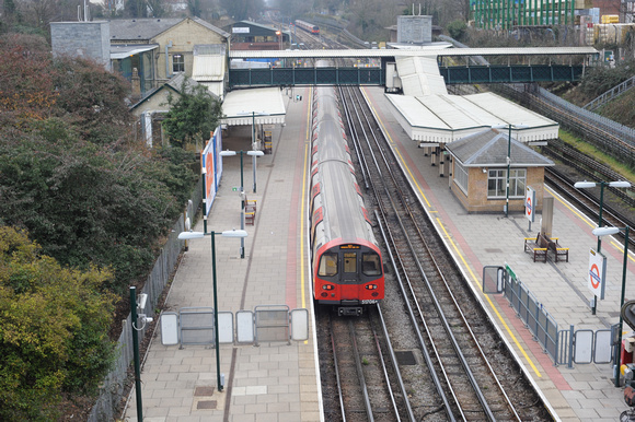 DG43126. Finchley Central. Northern line. 20.1.10.