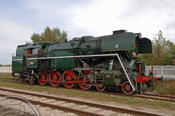 FDG2328. 464 202. Budapest railway museum. Hungary. 18.9.05.