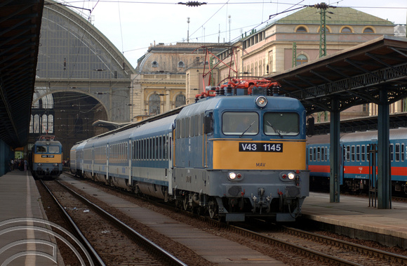 FDG2007. V43 1137. V43 1145.  Budapest Keleti. Hungary. 16.9.05.