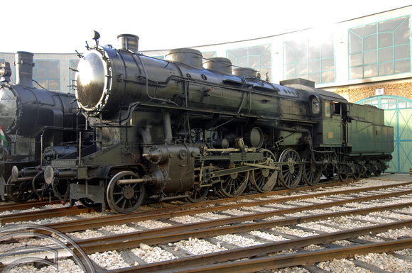 FDG2050. 424 009. Budapest railway museum. Hungary. 16.9.05.