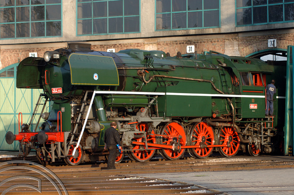 FDG2059. 464 202. Budapest railway museum. Hungary. 16.9.05.