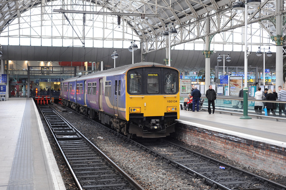 DG43994. 150134. Manchester Piccadilly. 12.2.10.