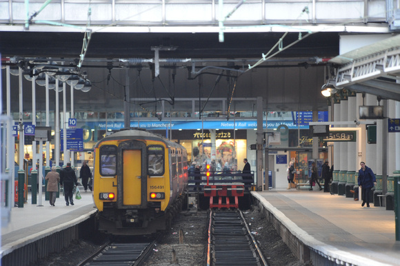 DG44021. 156491. Manchester Piccadilly. 12.2.10.