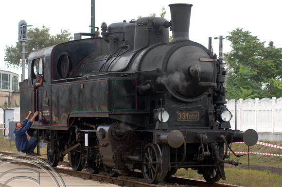 FDG2265. 331 037.  Budapest railway museum. Hungary. 18.9.05.