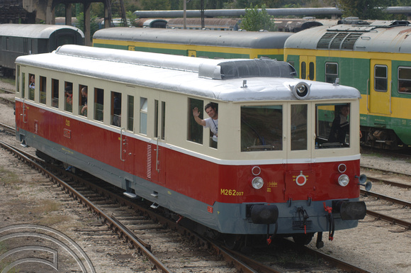 FDG2302. M262 007.  Budapest railway museum. Hungary. 18.9.05.