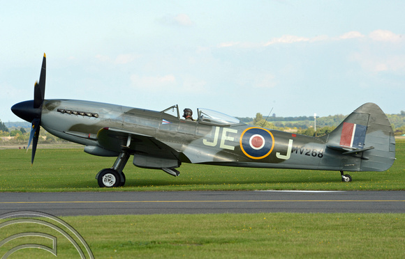 DG225879. Spitfire MV268. Duxford. 20.9.15