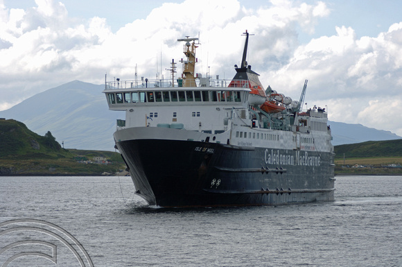 TD00858. Calmac Ferry. Isle of Mull. Oban. Scotland. 2.9.05.