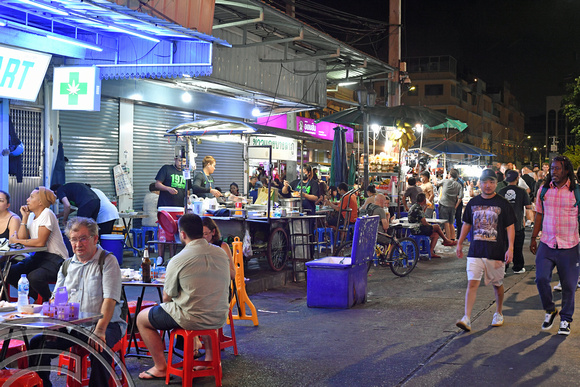 DG389127. Night time in Rambutri. Bangkok. Thailand. 10.2.2023.