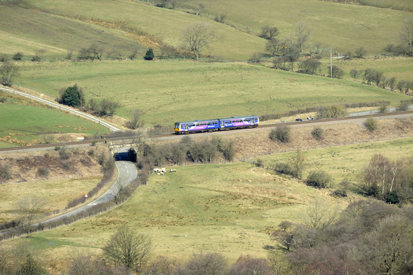 DG47182. Northern Class 142. Edale. 21.3.10.