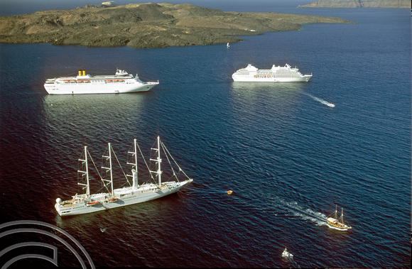 T11948. Cruise ships. Santorini. Greece. 2002.