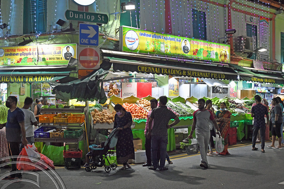 DG386221. Fruit and veg shop. Campbell Lane. Little India. Singapore. 12.1.2023.
