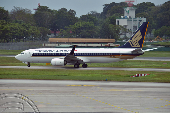 DG390913. Singapore Airlines. 9V-MGL. Boeing 737-8SA. Built 2015. Changi Airport. Singapore. 10.3.2023.