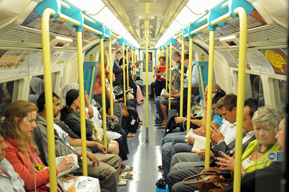 DG59768. Interior. Jubilee line train. 29.7.10