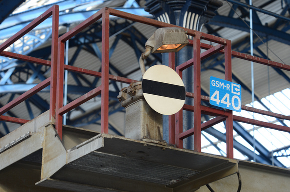DG233867. Semaphore repeater. Brighton station. 11.11.15.