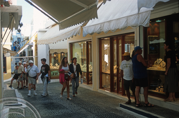 T11988. Jewellery shops on Ypapantis. Santorini. Cyclades. Greece. 27.9.01