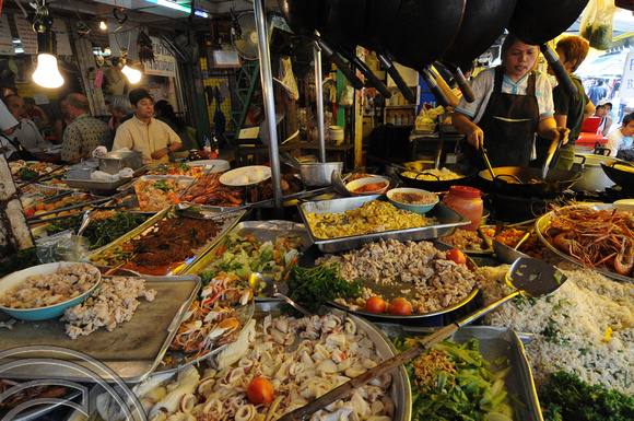 TD08498. Food. Chatuchak Weekend Market. Bangkok. Thailand. 3.1.09.