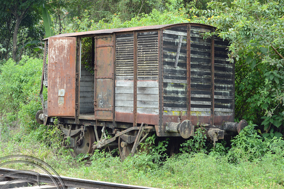 DG237824. Abandoned covered wagon. Ella. Sri Lanka. 15.1.16.