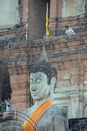 TD10054. Buddha & sad sign. Wat Yai Chai Mongkol. Ayutthaya. Thailand. 18.1.09.