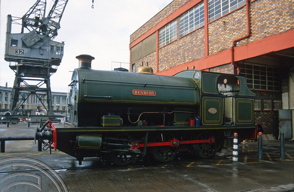 T10753. Steam train at Bristol docks. England. 1.04.01