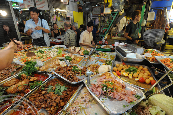 TD08500. Food. Chatuchak Weekend Market. Bangkok. Thailand. 3.1.09.