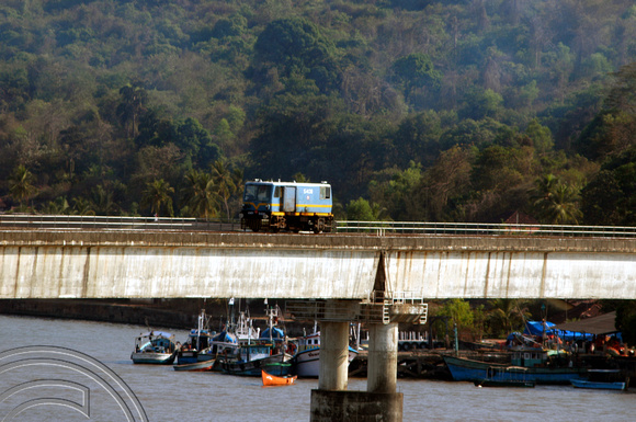 FDG1804. Inspection car. Zuari Bridge. Cortalim. Goa. India. 3.2.05.