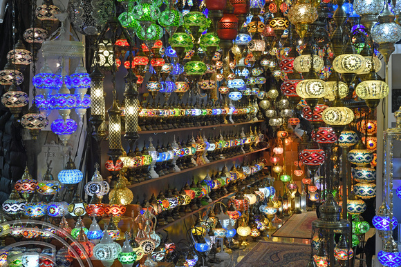 DG393513. Lamp shop. The grand bazaar. Istanbul. Turkey. 6.5.2023.