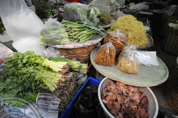 TD08418. Fresh veg inside Pak Khlong market. Tha Tian. Bangkok. Thailand. 2.1.09.
