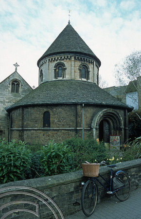T10792. The Norman Church. Cambridge. England. 30.04.01