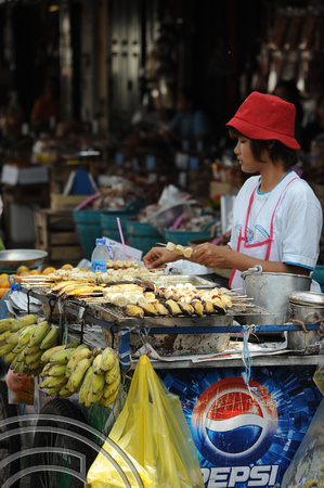 TD08385. Street food. Tha Tian. Bangkok. Thailand. 2.1.09.