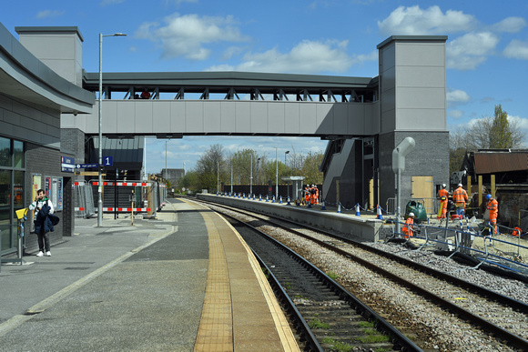 DG393152. Station rebuilding as part of TRU. Castleford. 25.4.2023.